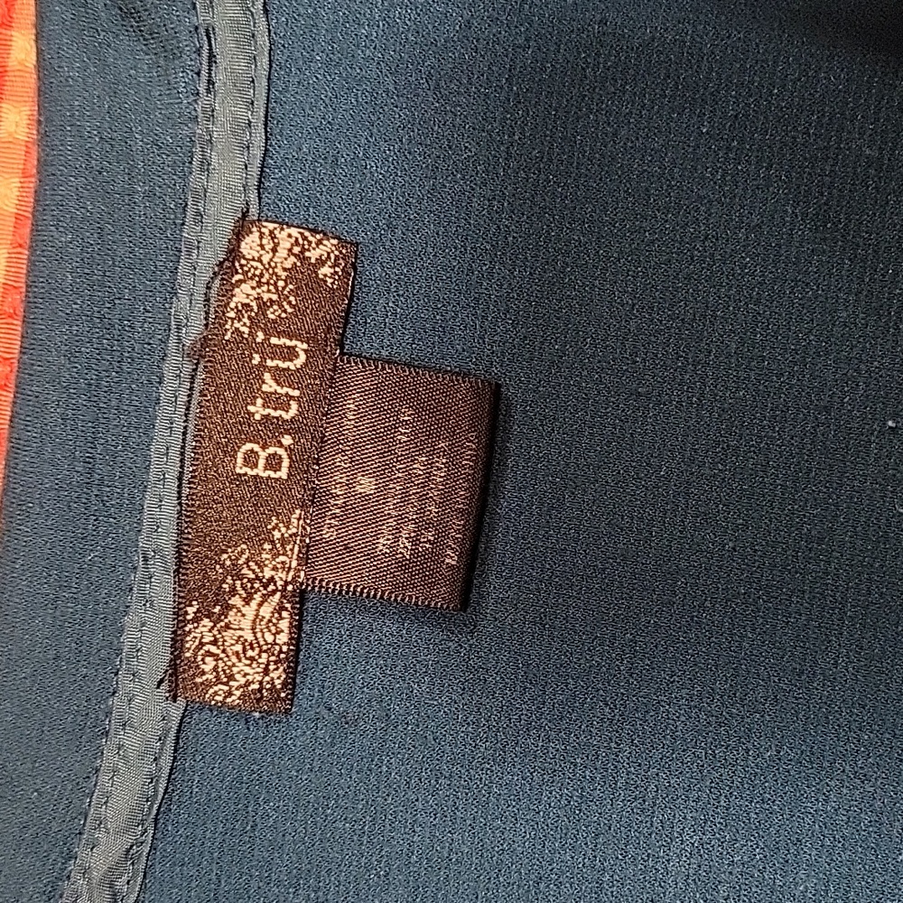 Short Sleeve Jacket - Picture 2 of 5